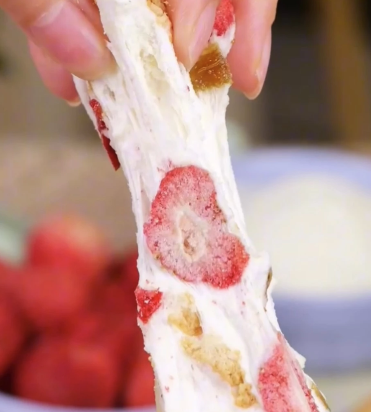Bánh Sữa Dâu Tây